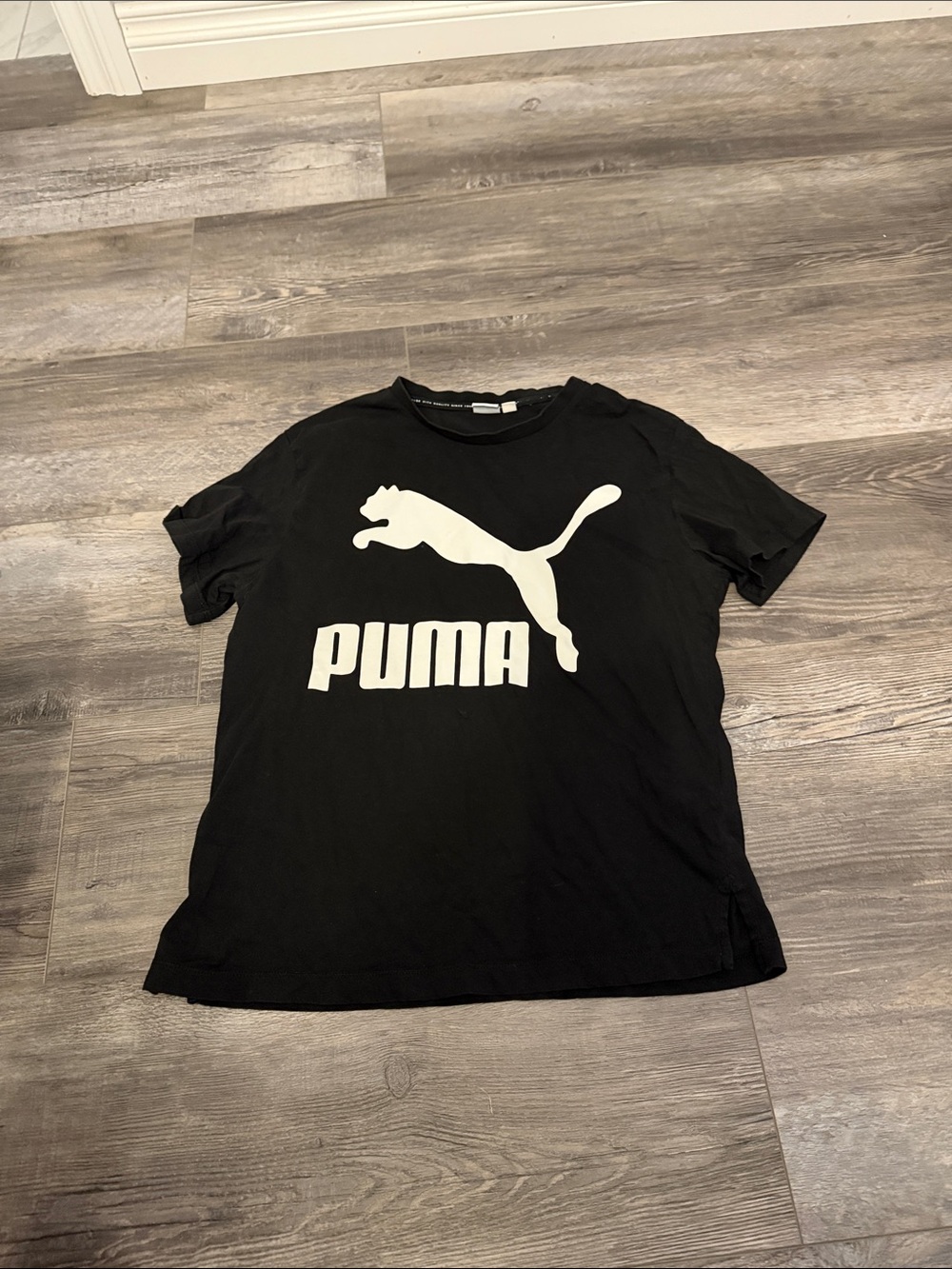 Pumaβ Black Tee with White Logo - Short Sleeve